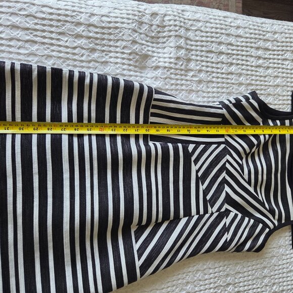 PENNYBLACK knee length sleeveless striped black and white dress. Size 4 - Picture 9 of 11